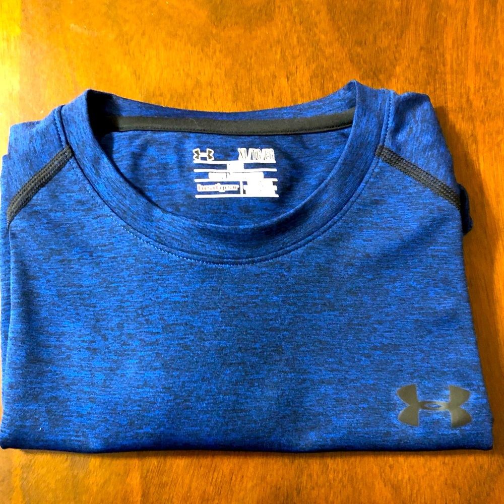 Mens XL Under Armour dry fit tee. Worn once. Great condition